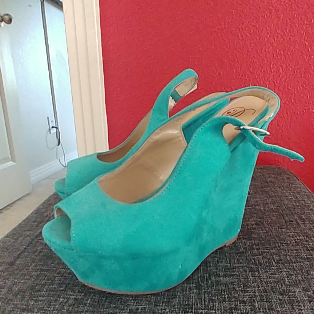Shoe